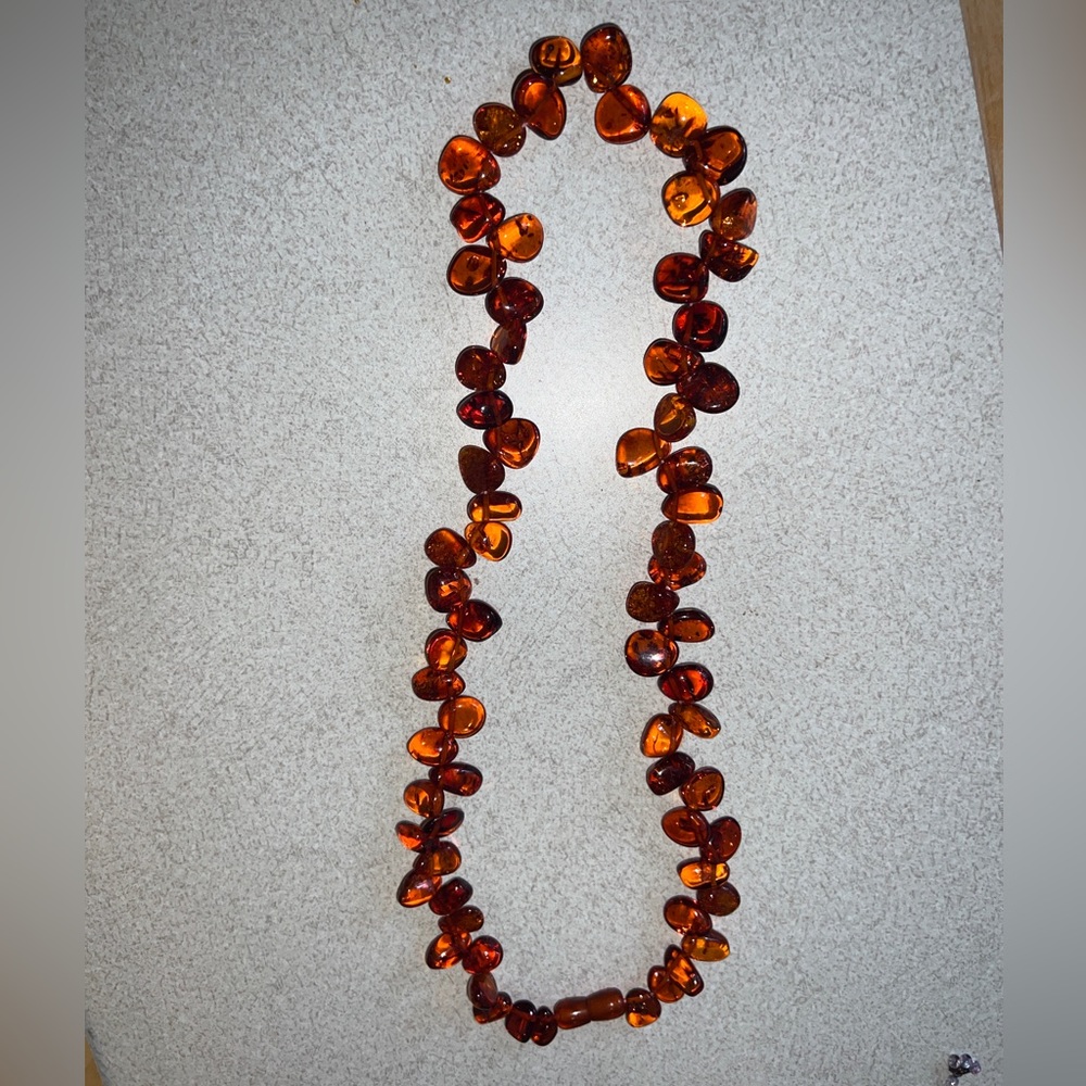 Amber necklace with screw-in clasp 27 inches, 66 centimeters